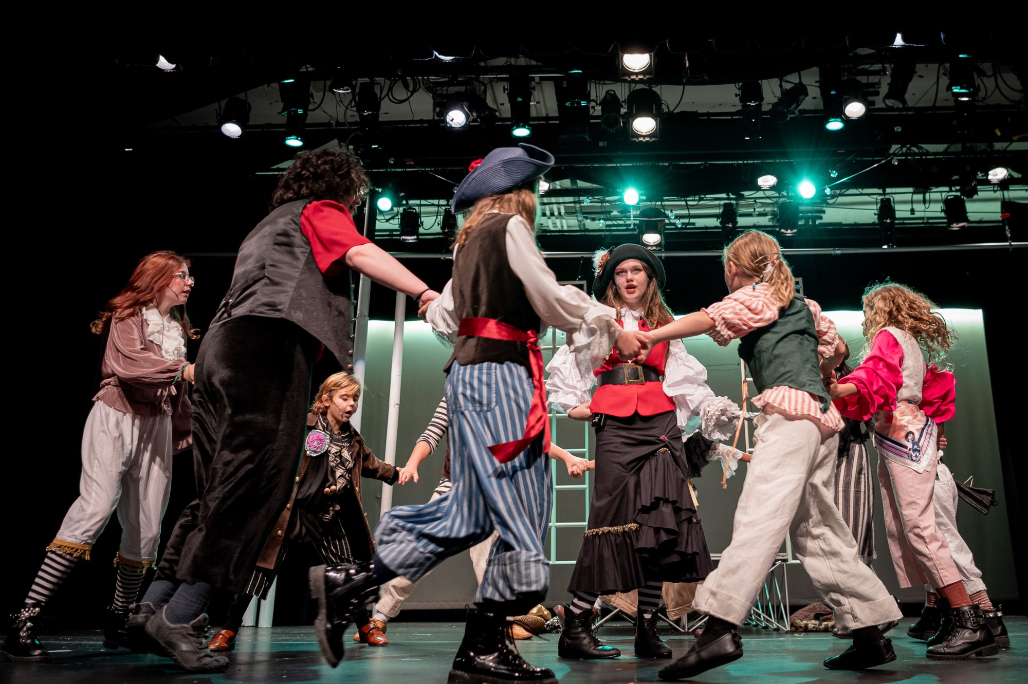 Kids dancing in pirate costumes