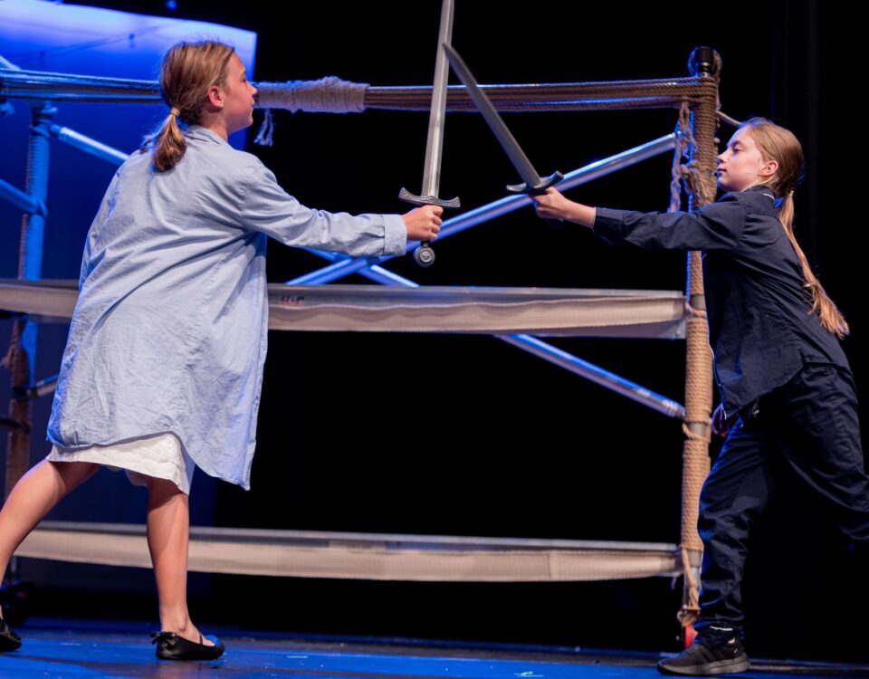 actors stage fighting