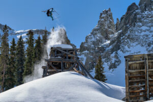 MF25 FilmStill Short White Gold WEB