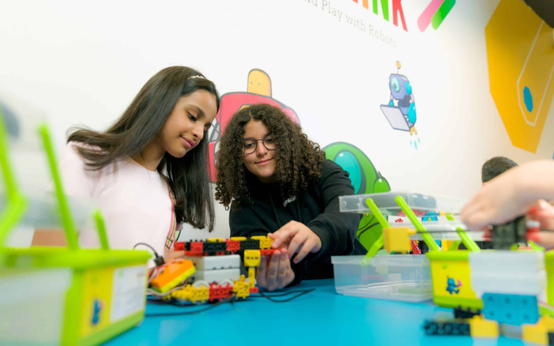robothink girls building rs
