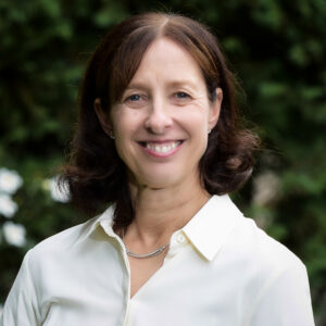 A headshot of Dr. Maureen Tart, who is speaking on the panel for M-Factor